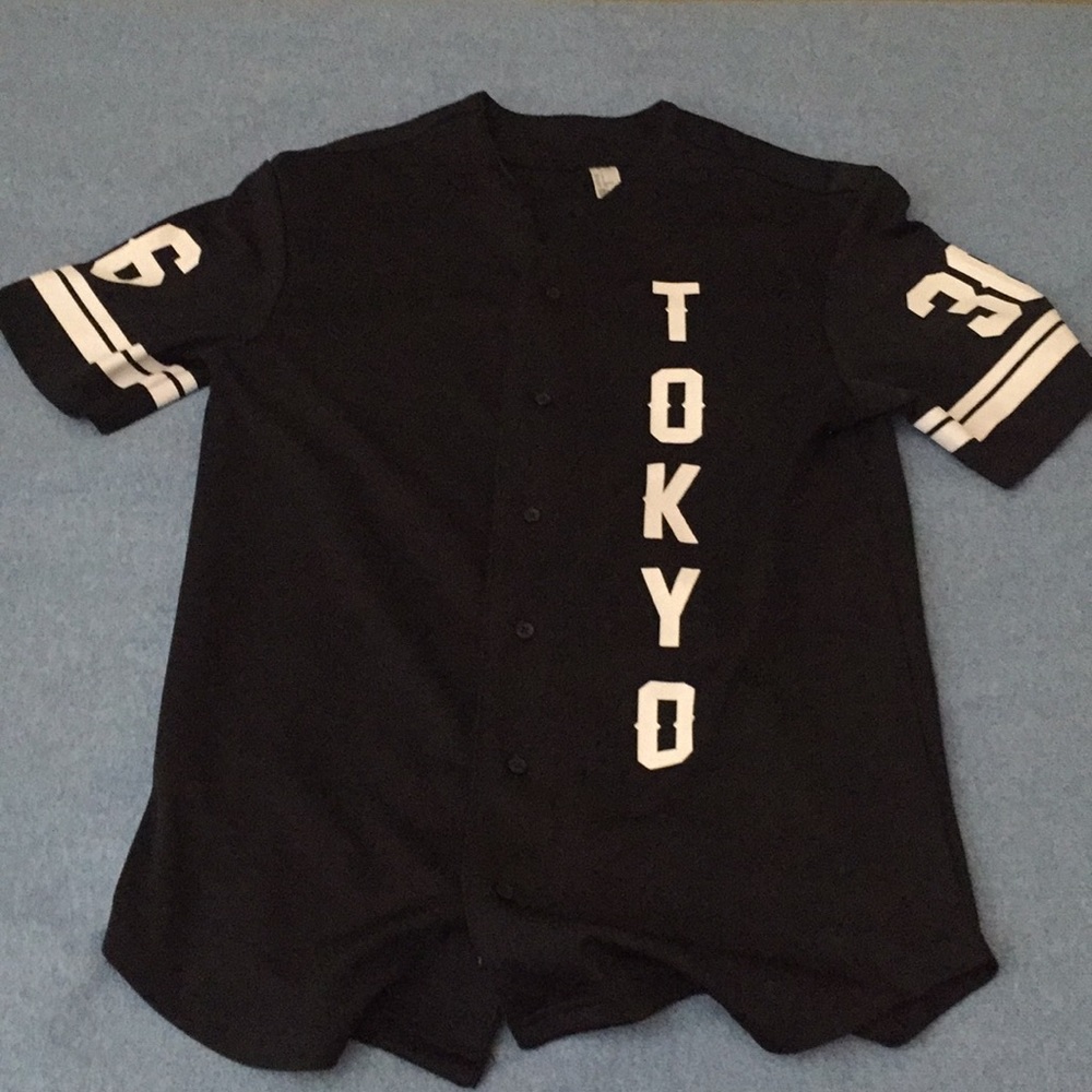 Tokyo H&M shirt